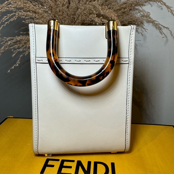 Fendi mini purse authentic - Picture 2 of 3